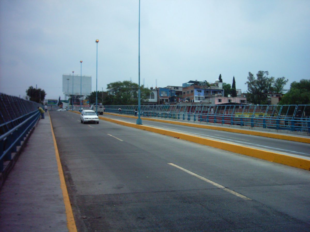 Hombre se suicida del Puente 2000 en Cuernavaca 